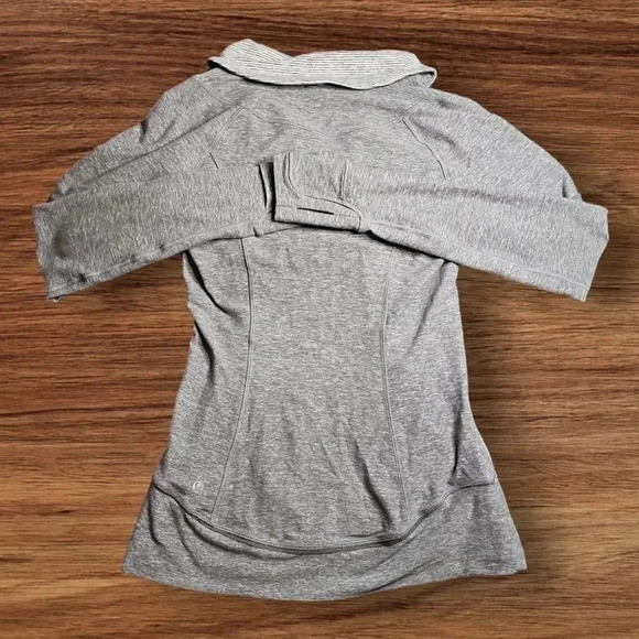 Lululemon Think Fast Pullover/Shirt -‎ Womens - Size 4 - Gray - Picture 6 of 8